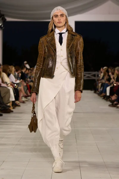 Look 75